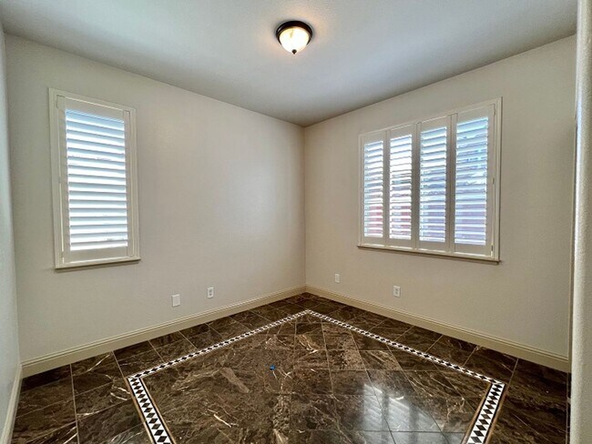 Building Photo - Spacious Four Bedroom Napa Home