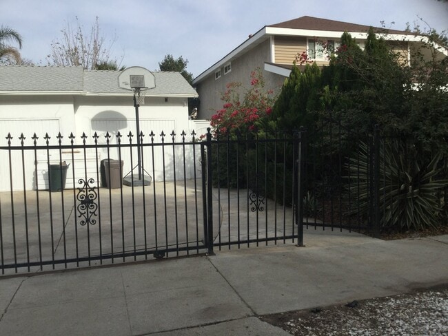 Building Photo - 20957 Community St
