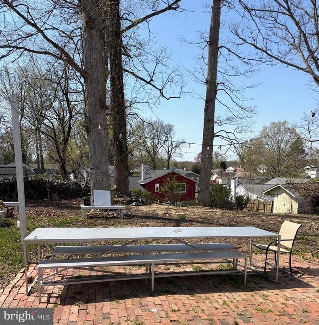 Building Photo - 7410 Dickenson St