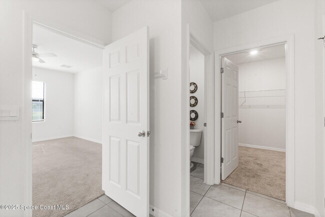 Building Photo - 1854 Capital Dr