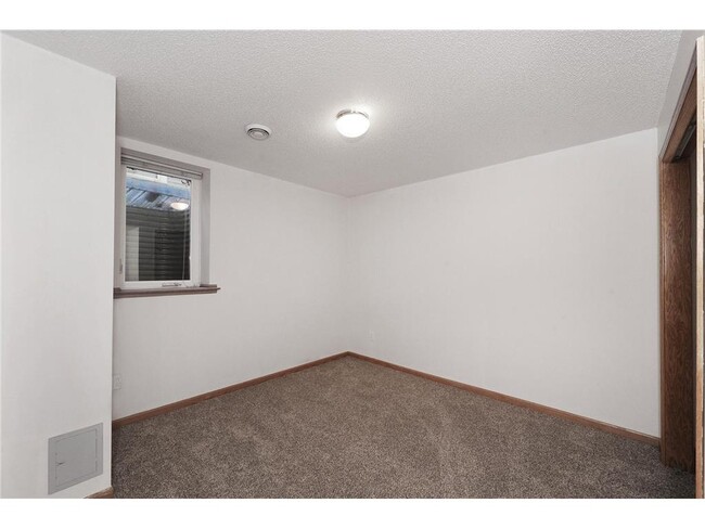 Building Photo - 1065 23rd Ave SE