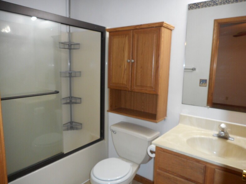 Master Bathroom - 12541 Kenai Dr