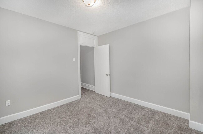 Building Photo - 3 Bedroom 1 Bathroom home in Harrisburg, PA