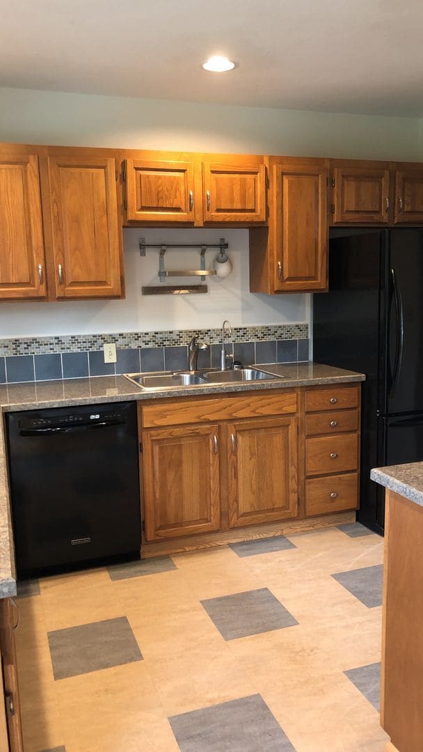 Building Photo - Beautiful Single Level 3/2 Charming NW Cor...