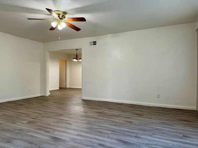 Building Photo - 4001 32nd St