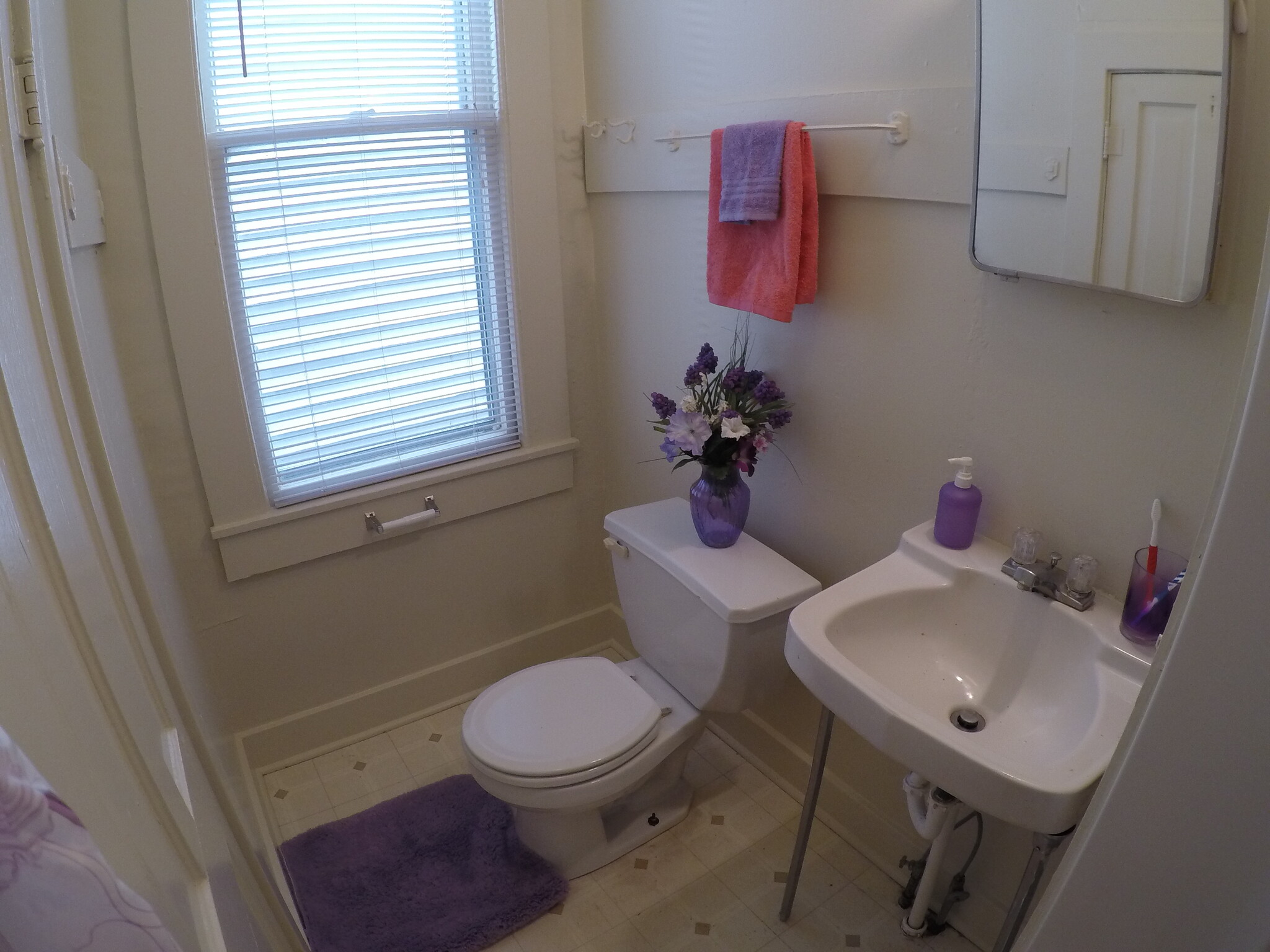 Bathroom - 1423 Columbia St