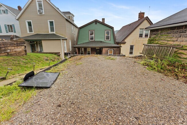 Building Photo - 542 2nd St