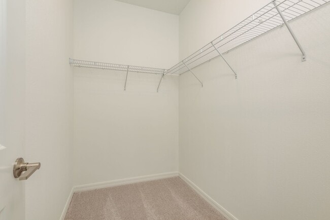 Building Photo - 18234 Pleasantview Blvd