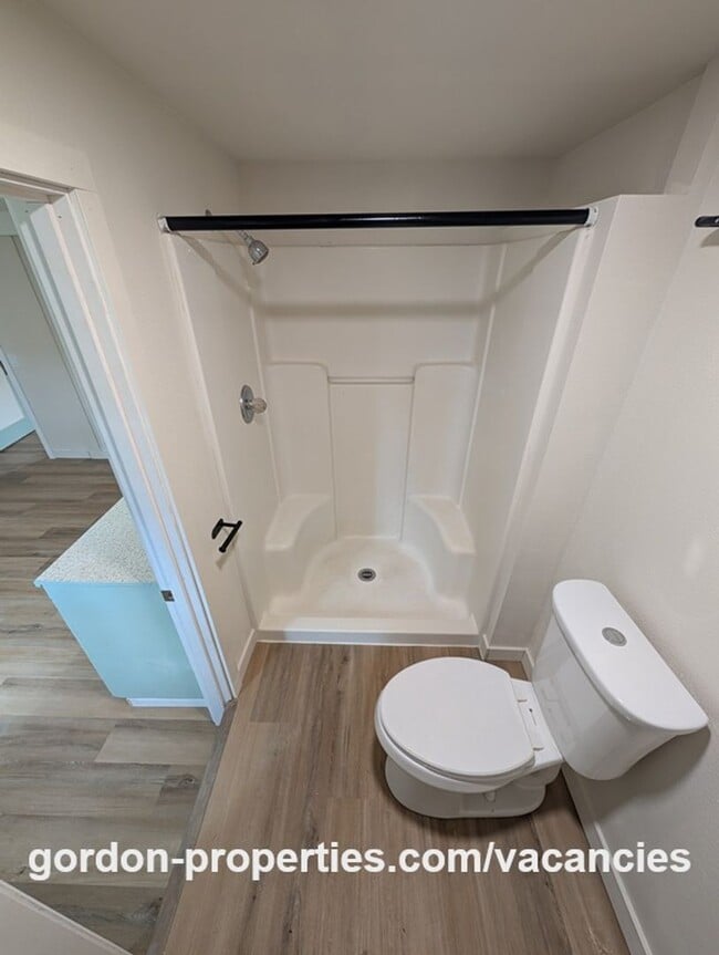 Building Photo - Saint Helens OR - downstairs 1 bedroom flat in duplex