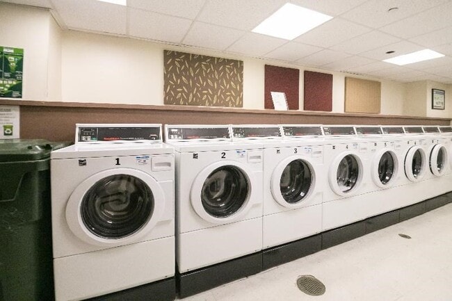 Building Photo - 44 Washington St