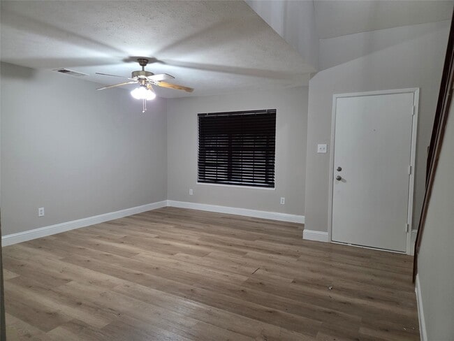 Building Photo - 14718 Earlswood Dr