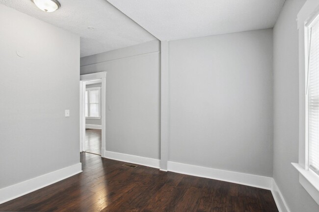 Building Photo - Large 3BR/2BA Downtown Savannah Home For Rent