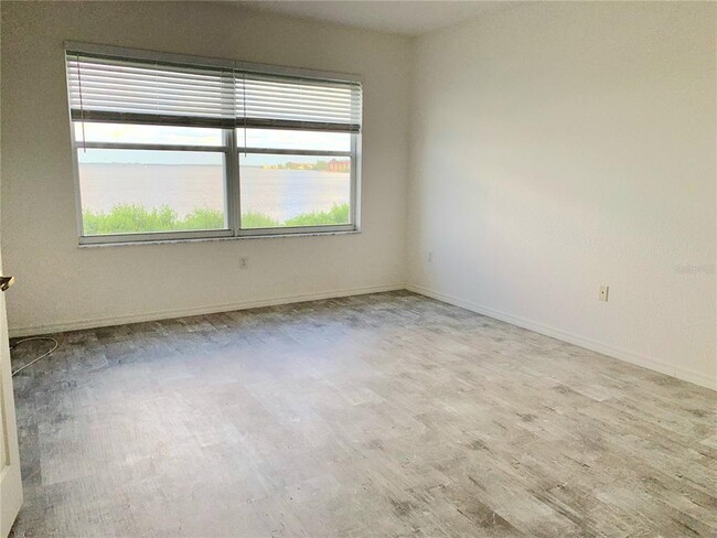 Building Photo - 200 Harbor Walk Dr