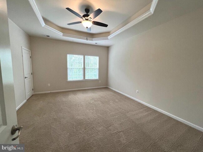 Building Photo - 356 Paladium Ct