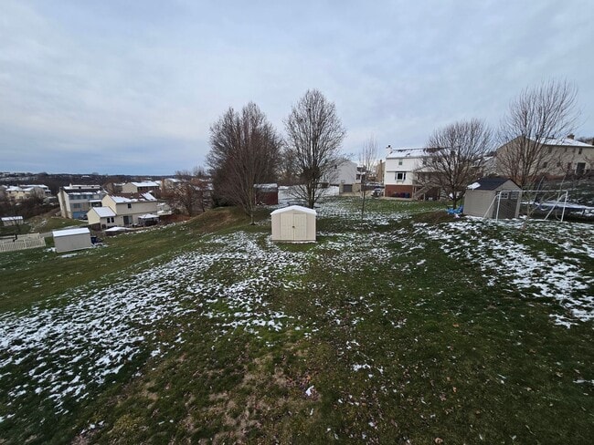 Building Photo - Beautiful Split Entry - 3 Bedroom 2.5 Bathroom in Rustic Ridge Estates