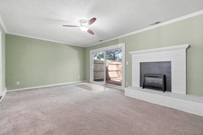 Building Photo - 5260 Settlers Park Dr