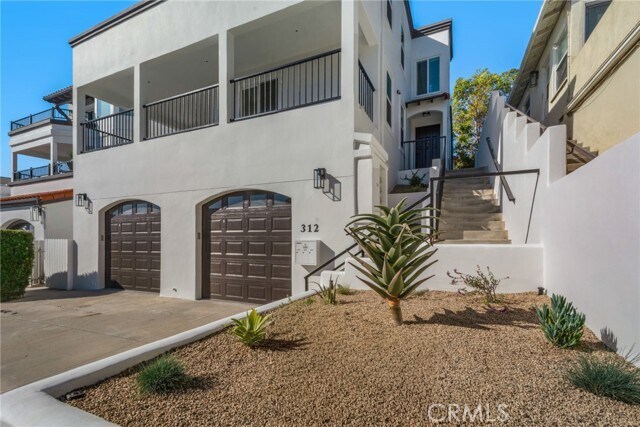 Building Photo - 312 Cazador Ln