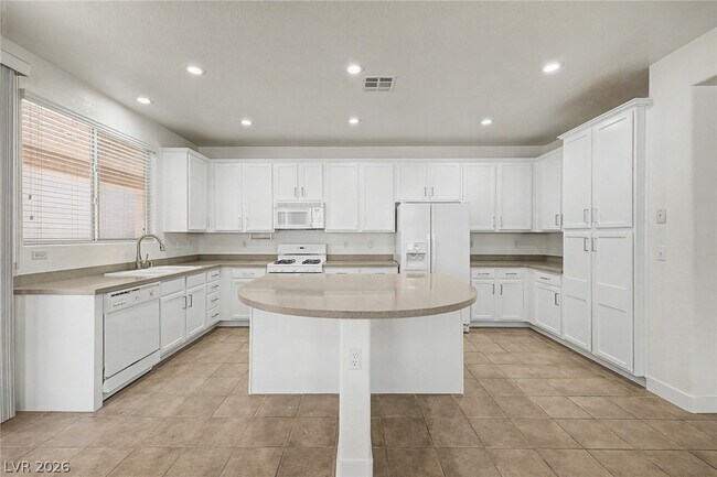 Building Photo - 835 Entrada Ridge Ave
