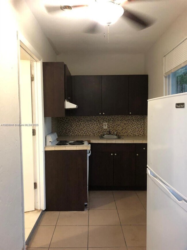 Primary Photo - 821 SW 29th Ct