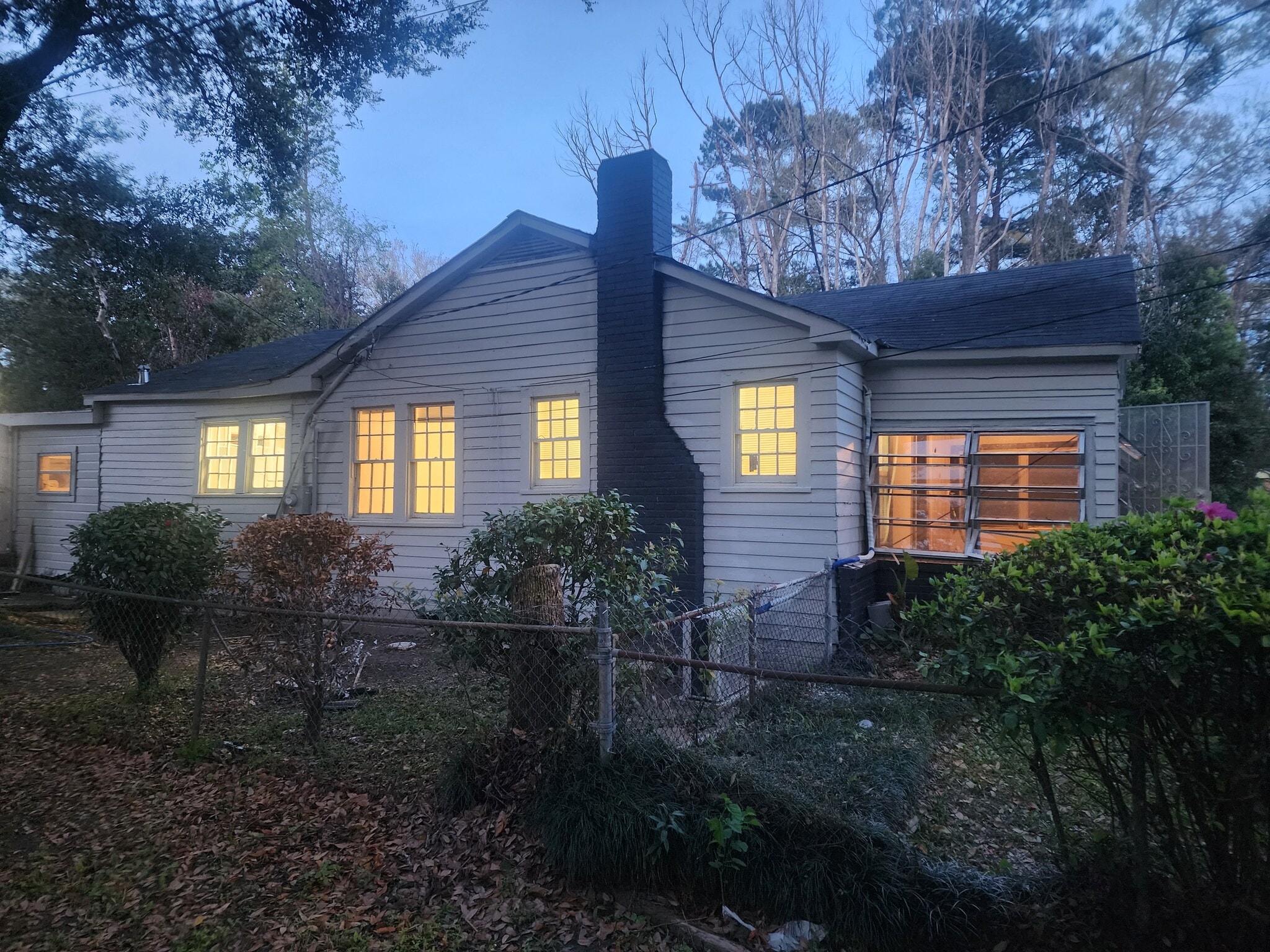 Building Photo - 503 Vermont St