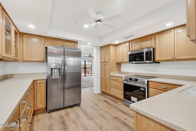 Building Photo - 12433 W Fieldstone Dr