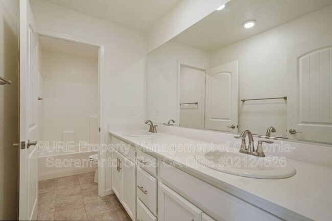 Building Photo - 10985 Merrick Way