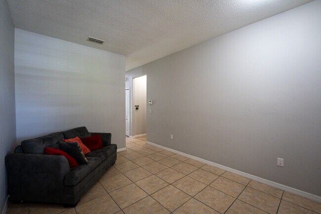 Building Photo - 11191 Savannah Landing Cir