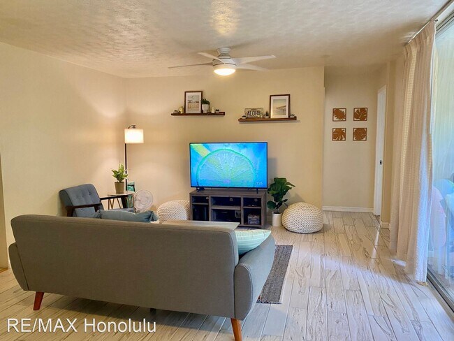 Building Photo - 2 br, 2 bath House - 2355 Ala Wai Blvd Apt...