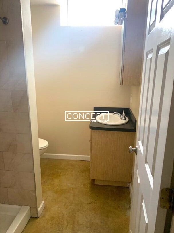 Building Photo - 72 Frankfort St