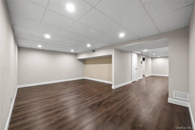 Building Photo - 1 Yale Dr