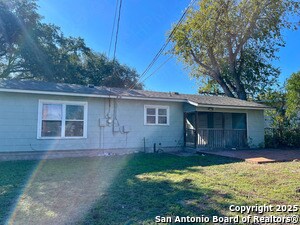 Building Photo - 335 Saratoga Dr