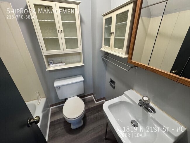 Building Photo - 1819 N 21st St