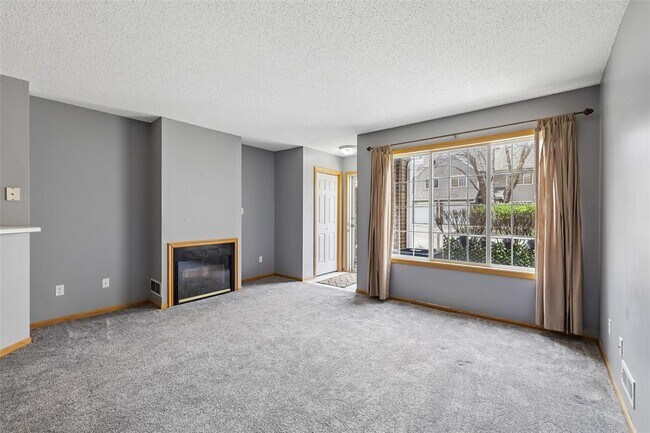Building Photo - 6855 Woodland Ave