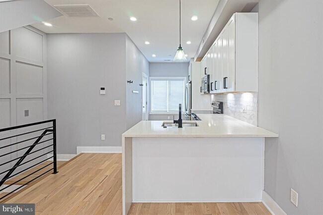 Building Photo - 1219 Wylie St NE