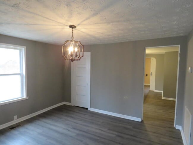 Building Photo - 106 Persimmon Way
