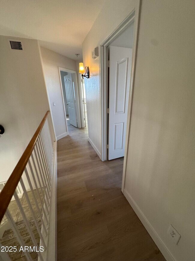 Building Photo - 4626 E Weaver Rd