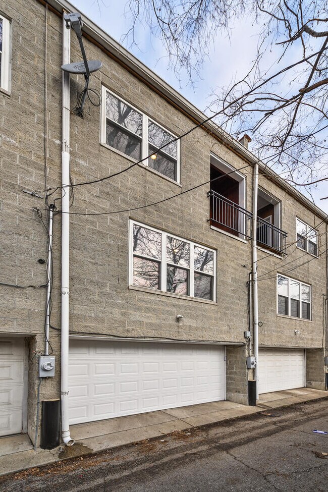 Building Photo - 1919 N Drake Ave