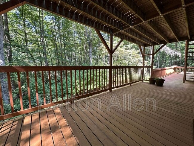 Building Photo - 9 Ravenwood Ln