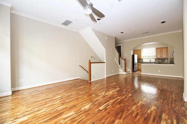 Building Photo - 2902 Chenevert St