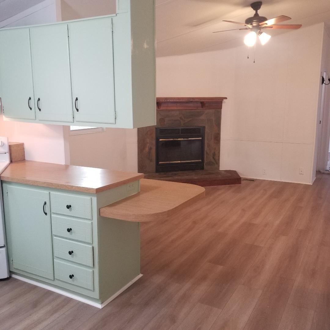 Eat in Kitchen - 2320 Delmar Rd