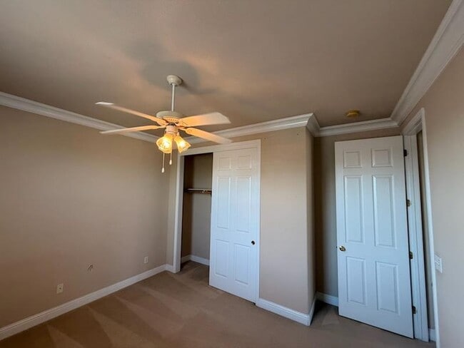 Building Photo - 3032 Hanson Ave