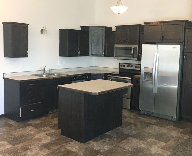 Building Photo - 3 Bed 2 Bath Twin Home