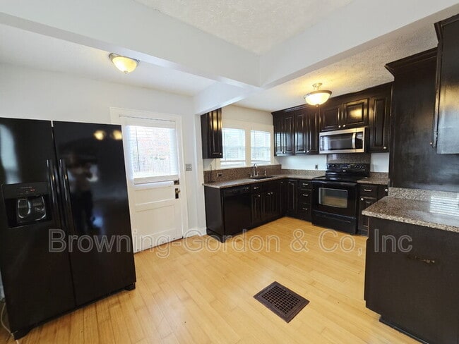 Building Photo - 1504 Riverside Dr