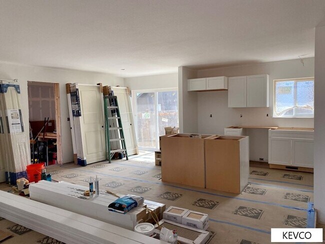 Building Photo - Lovely Renovated Home!