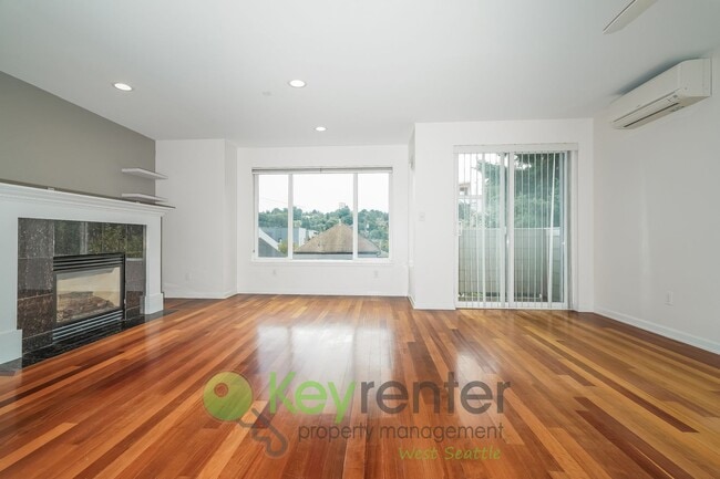 Building Photo - Stunning 3 Bed, 3.5 Bath Seattle Home with...