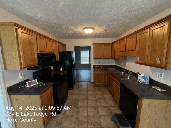 Building Photo - 384 E Lake Ridge Rd