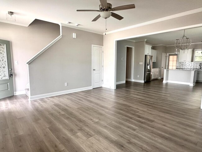 Building Photo - 3355 Hopekirk Dr