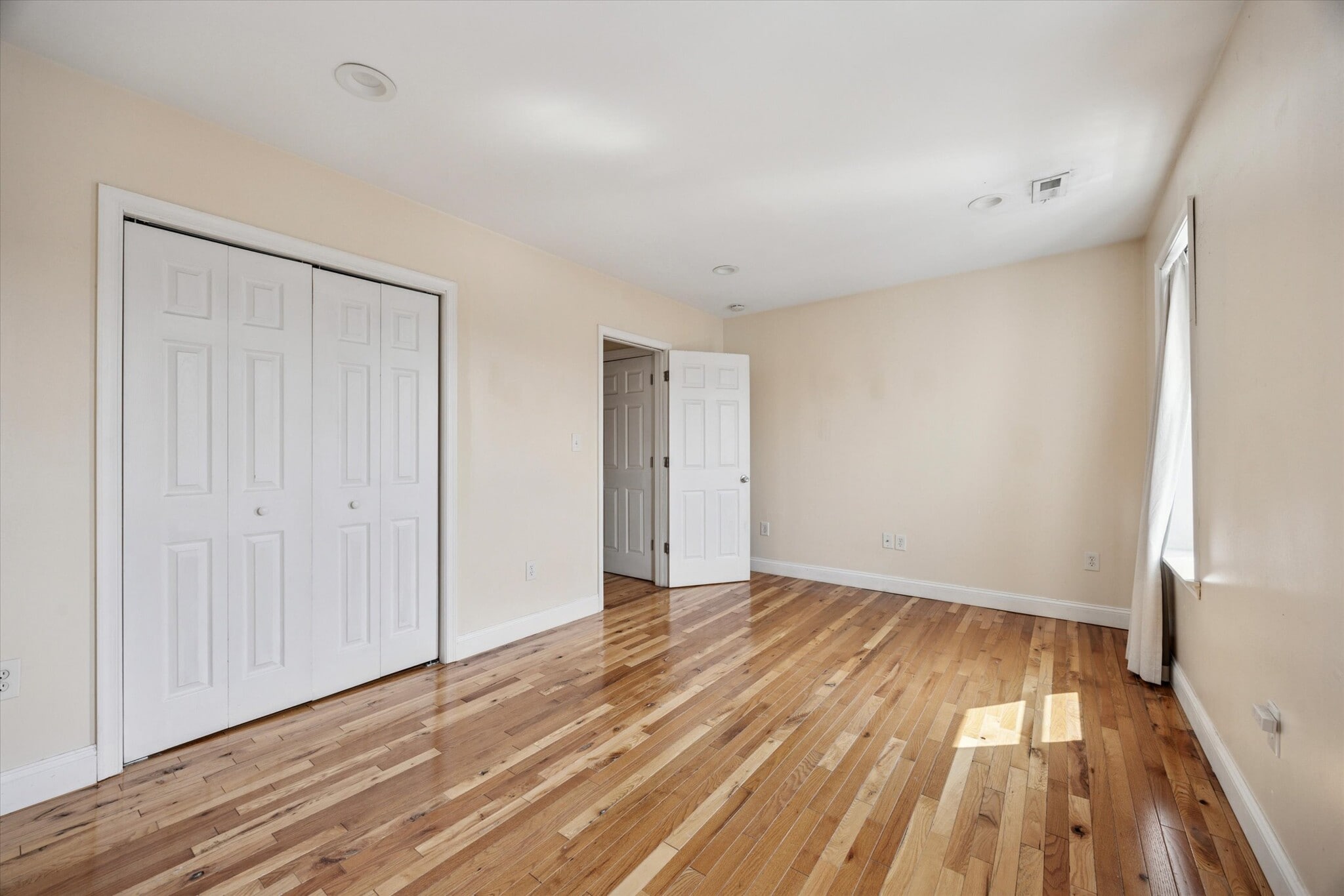 Building Photo - 861 N 20th St