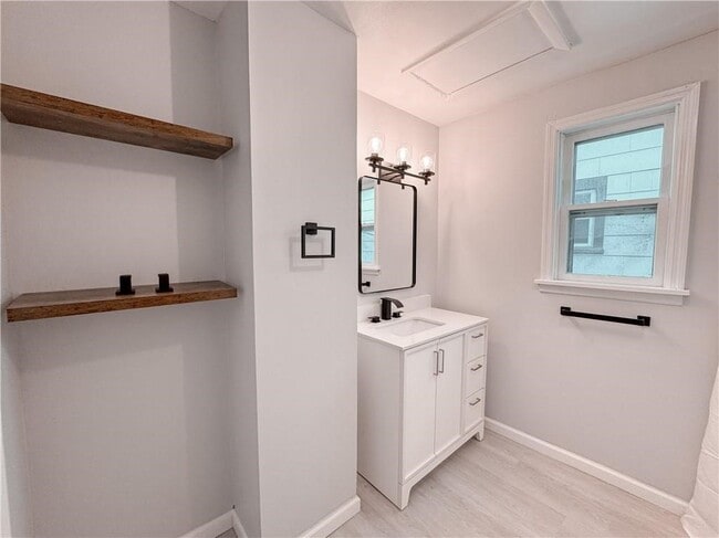 Building Photo - 48 Asbury St