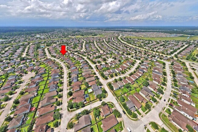 Building Photo - 29326 Legends Green Dr